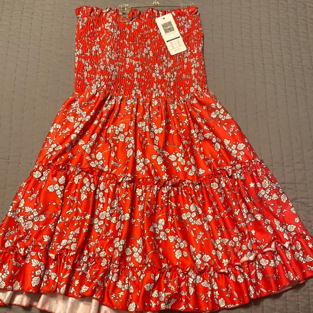 Strapless red dress with white flowers